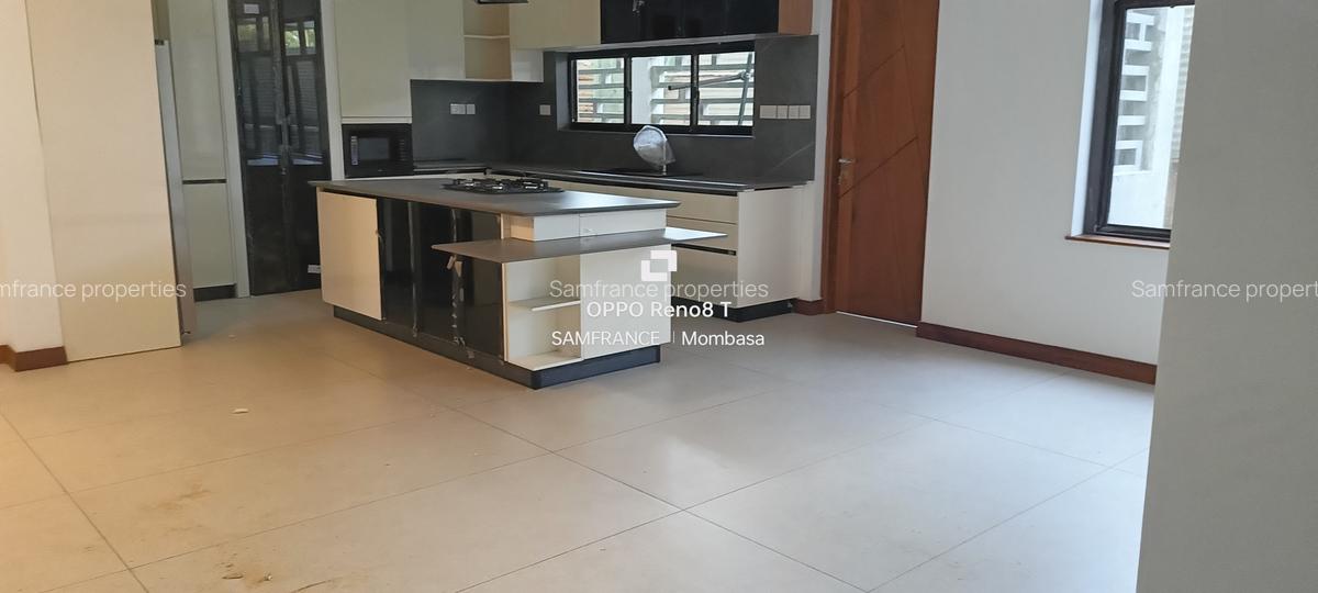 Serviced 3 Bed Apartment with En Suite at Mount Kenya Road - 2