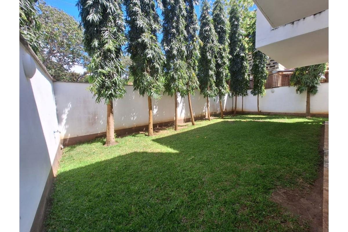 4 Bed Villa with En Suite in Nyali Area - 13