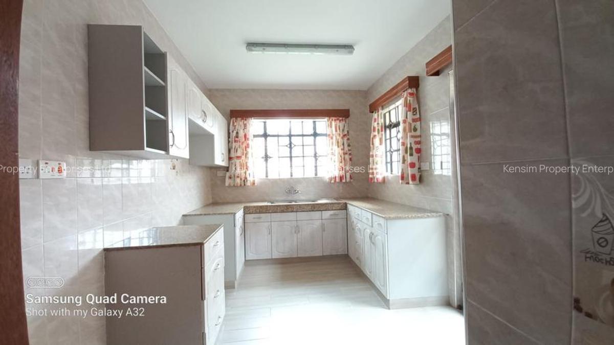 4 Bed Townhouse with En Suite in Lavington - 3