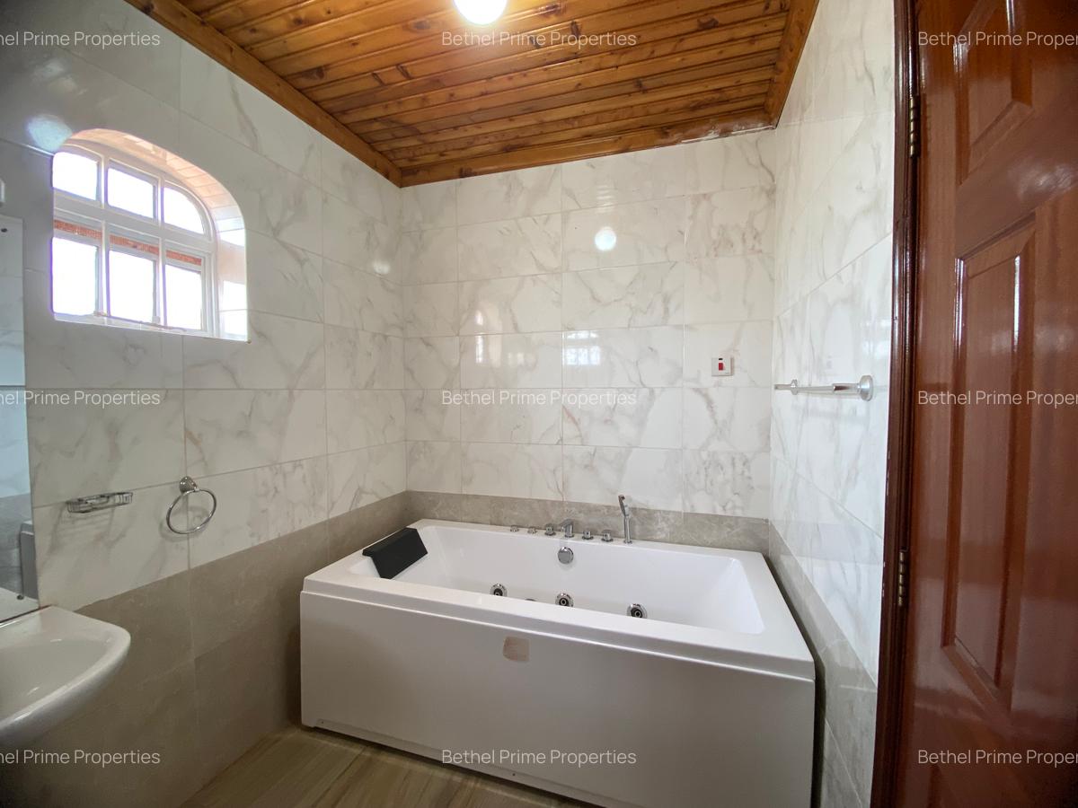 5 Bed Townhouse with En Suite in Nyari - 10