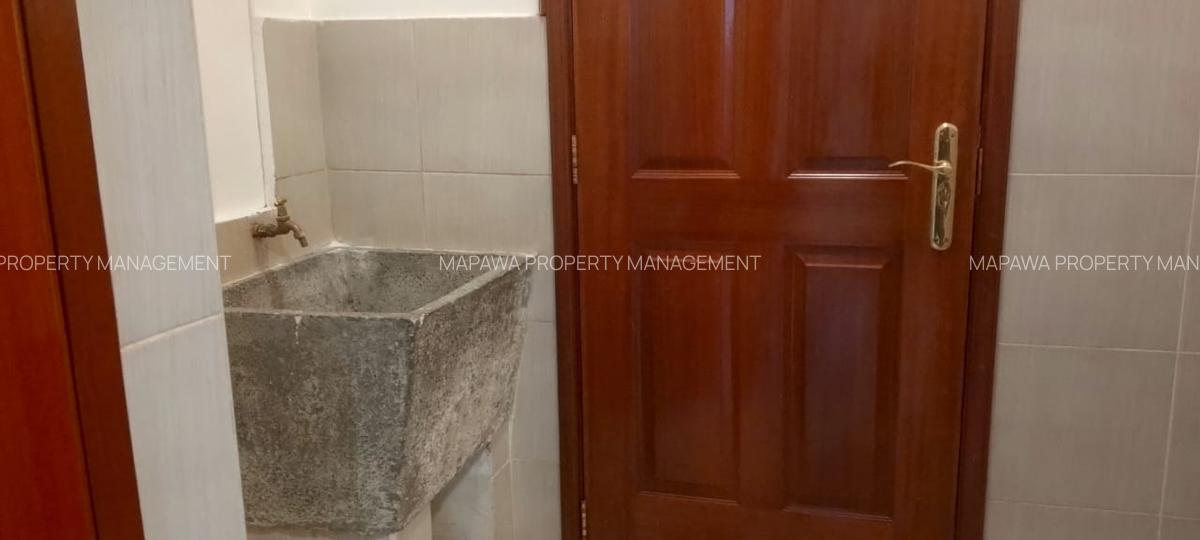 Serviced 3 Bed Apartment with En Suite in Dennis Pritt - 18