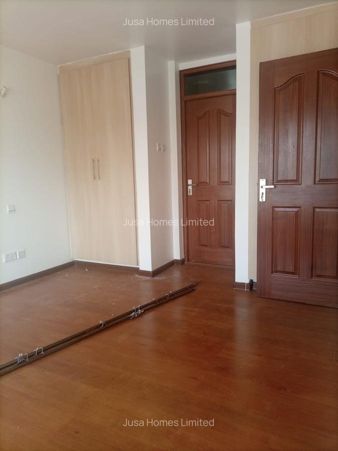 2 Bed House with En Suite at The Almer - 8