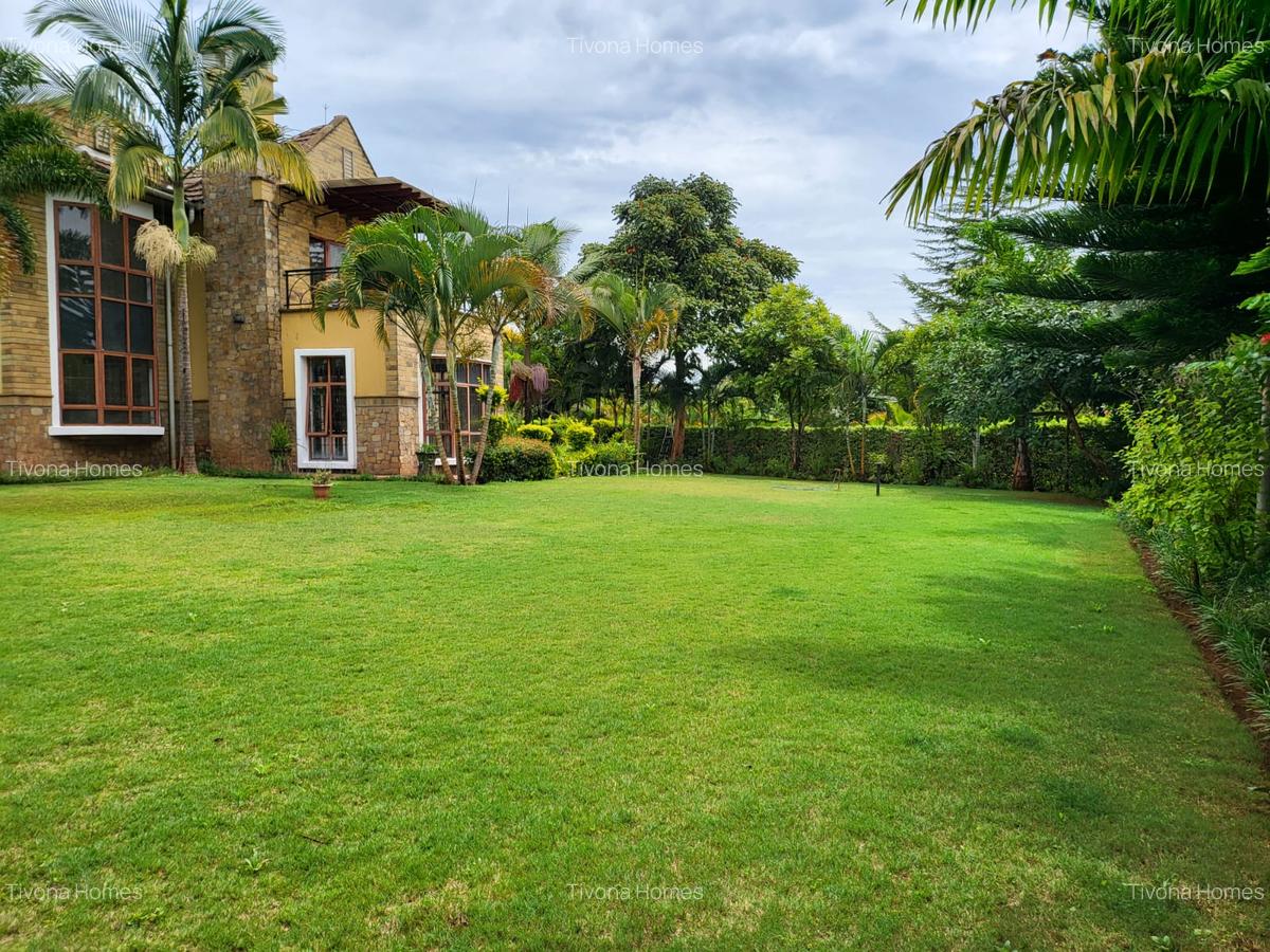 5 Bed Townhouse with Swimming Pool in Runda - 18