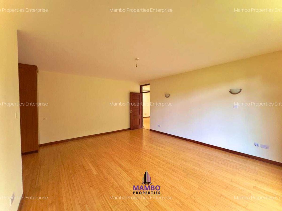4 Bed Apartment with En Suite at Riverside Drive - 14