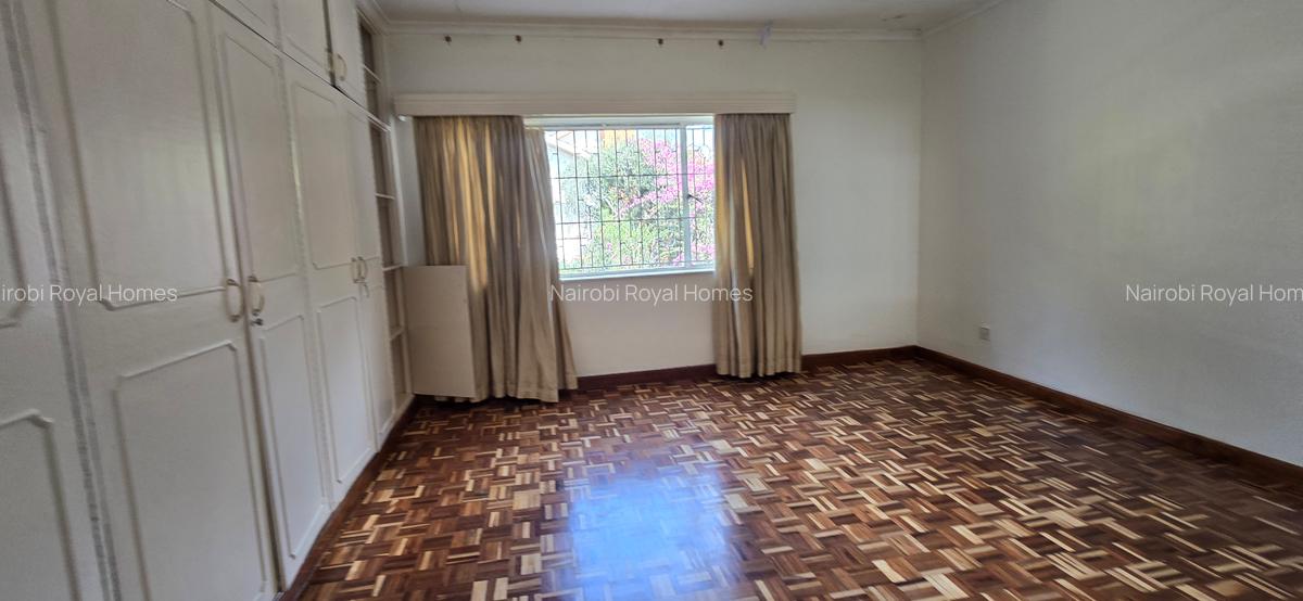 5 Bed House with En Suite at Kyuna Crescent - 19