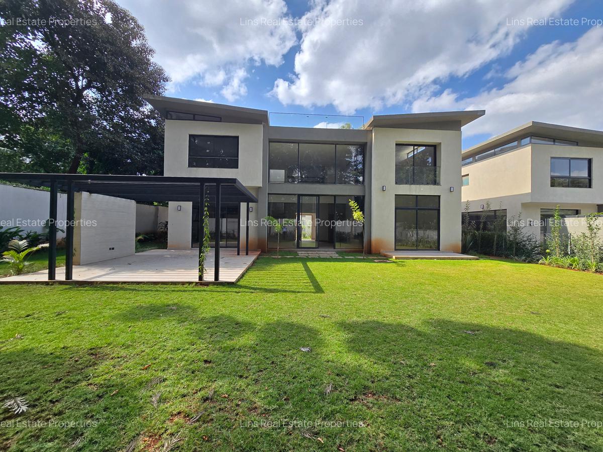 5 Bed Townhouse with En Suite in Runda - 3