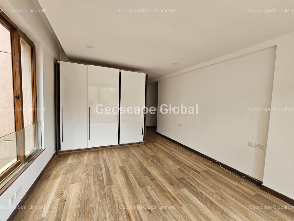 3 Bed Apartment with En Suite in Spring Valley - 2