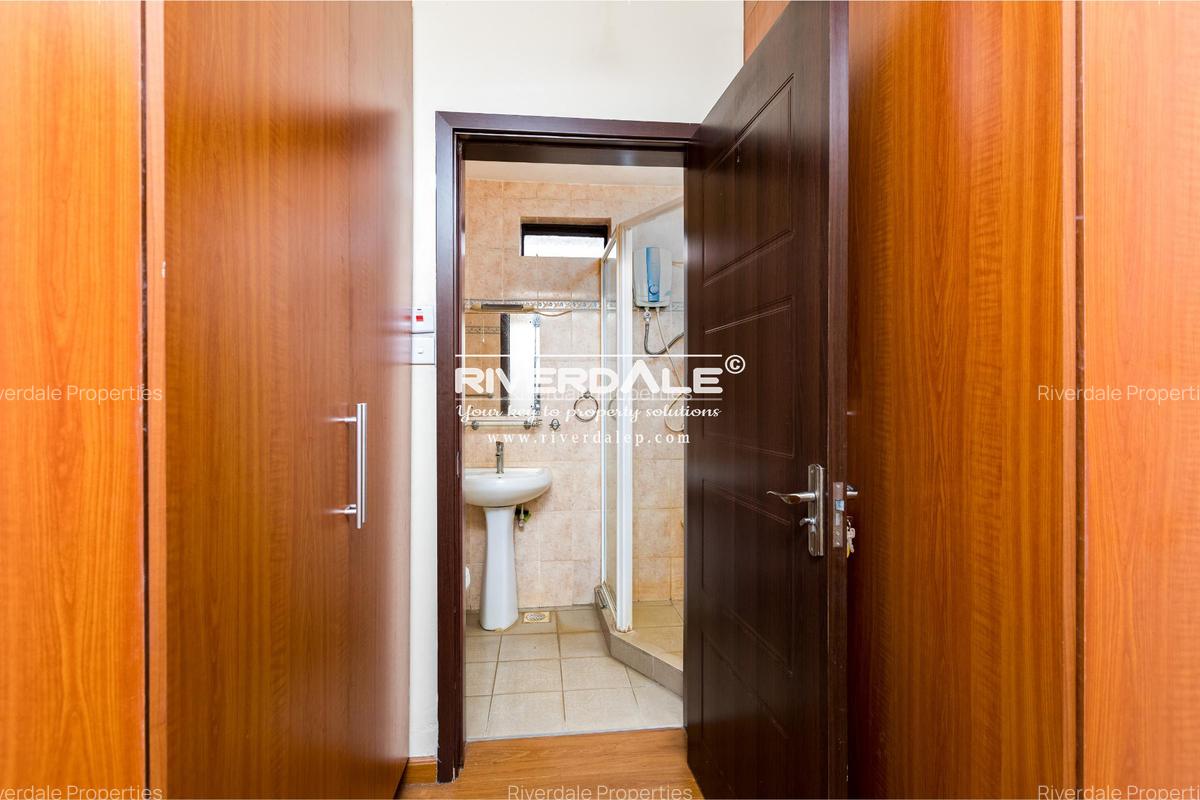 3 Bed Apartment with En Suite in Westlands Area - 11