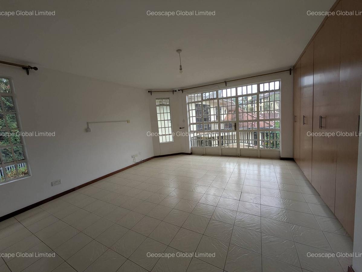 4 Bed House with En Suite in Spring Valley - 10
