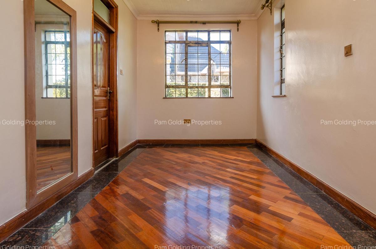 4 Bed House with Swimming Pool in Runda - 11