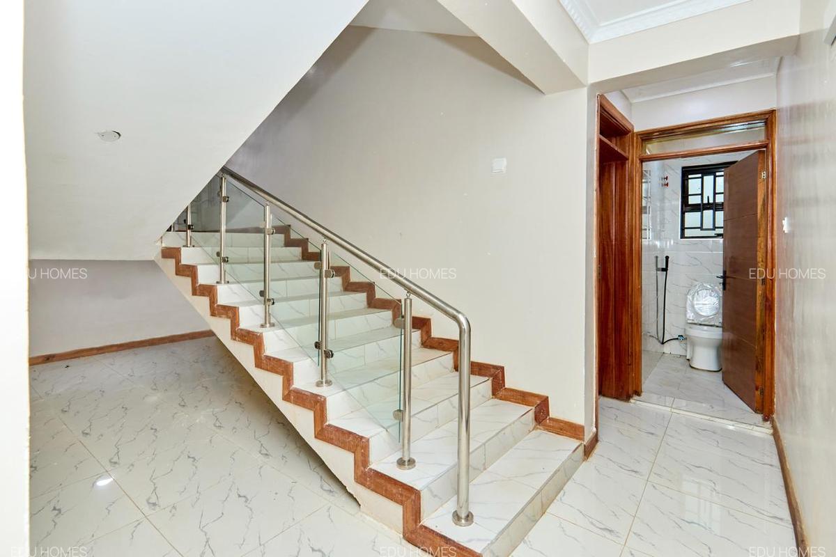 5 Bed Townhouse with En Suite at Maiyan - 3