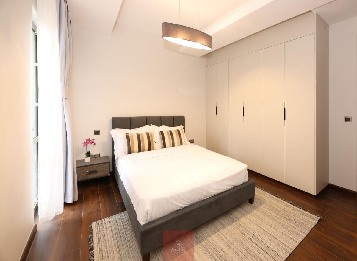 3 Bed Apartment with En Suite at Brookside - 13