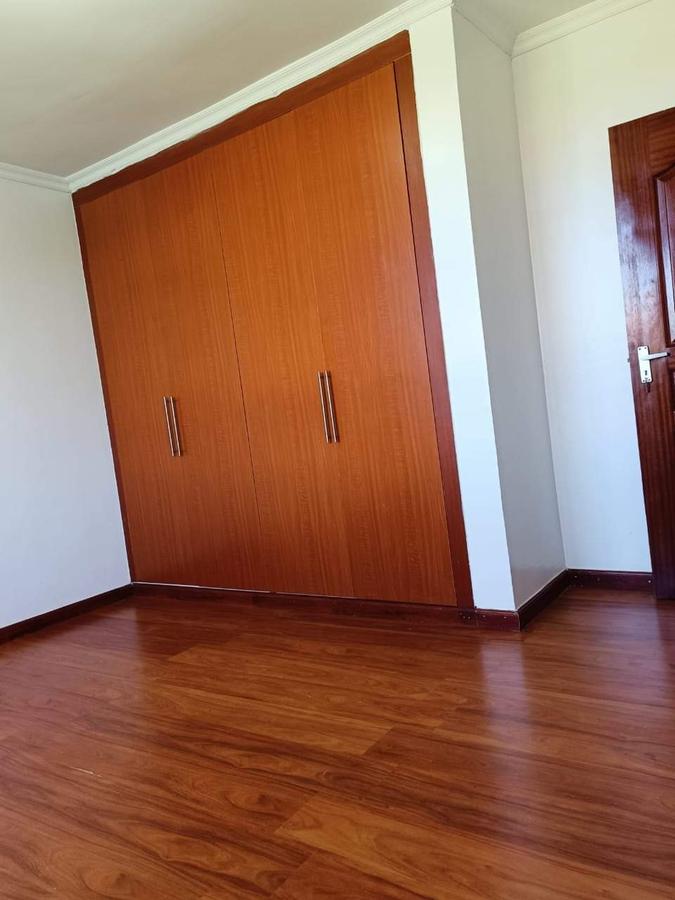 4 Bed Townhouse with En Suite at Fourways - 10