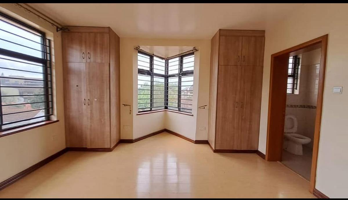 6 Bed Townhouse with En Suite in Lavington - 7