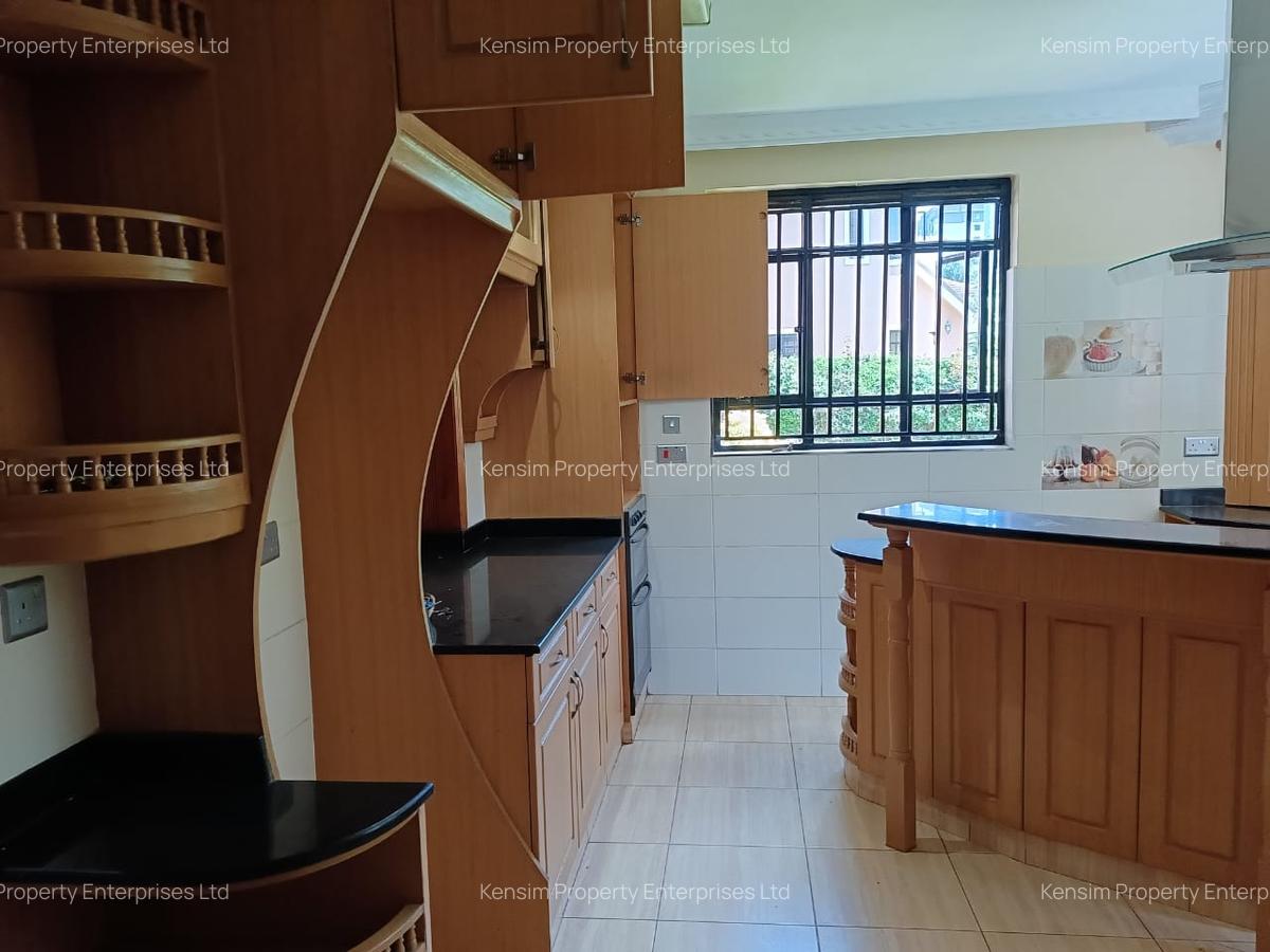 4 Bed Townhouse with En Suite in Lavington - 2