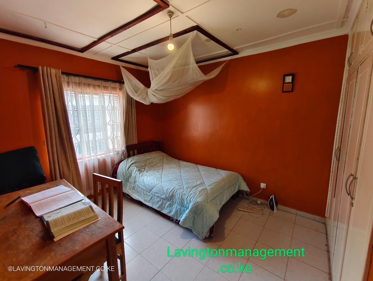 3 Bed House with En Suite at Lavington West Estate - 11