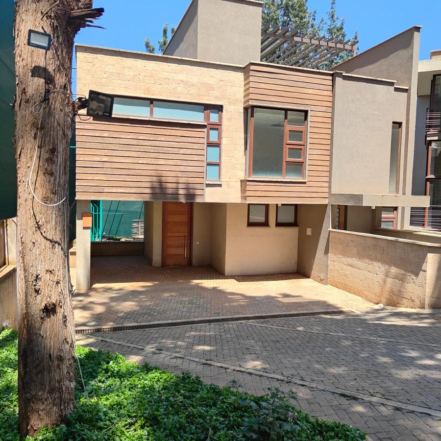 4 Bed Townhouse with En Suite at Lavington - 1