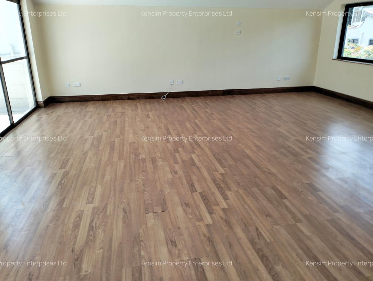 5 Bed Townhouse with En Suite in Westlands Area - 15