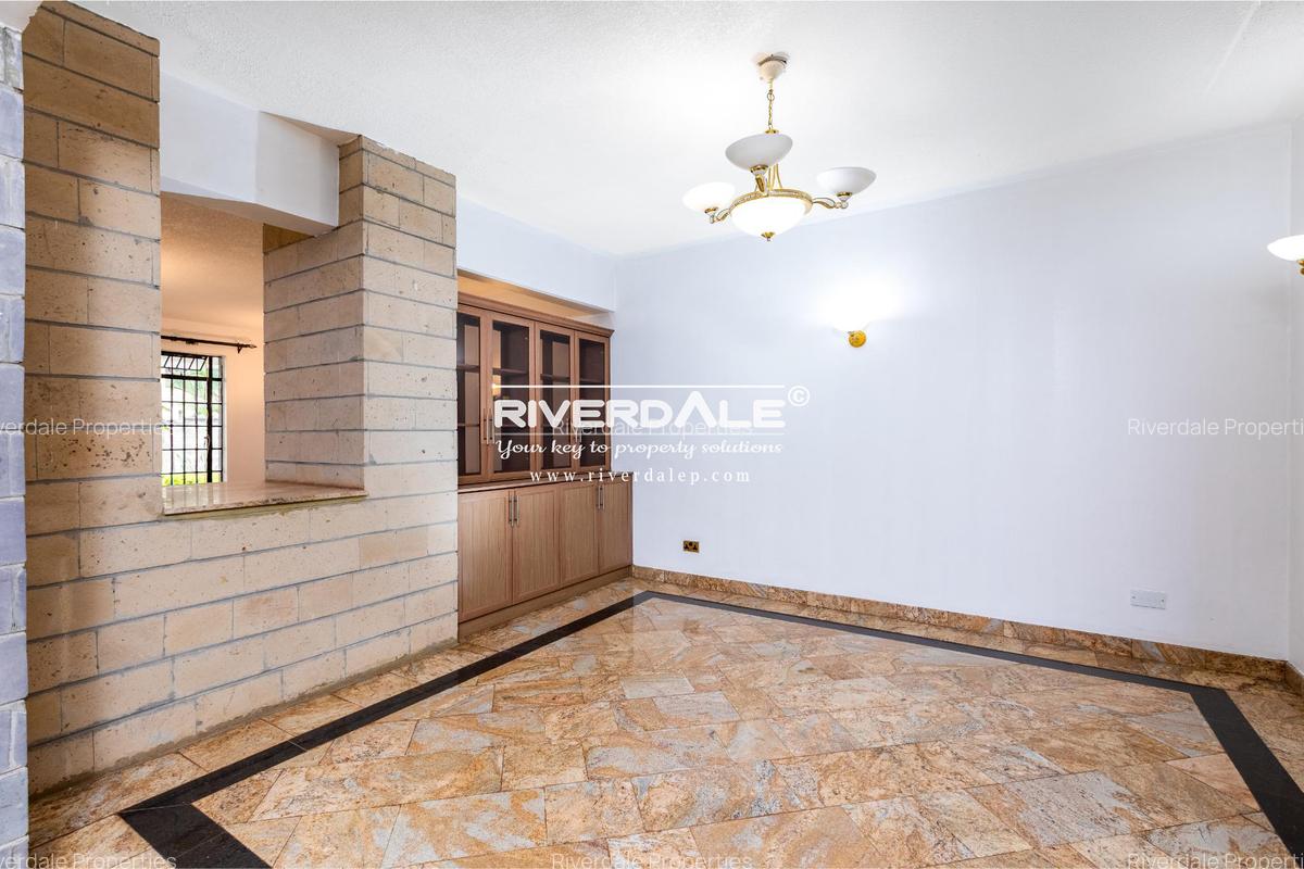 5 Bed Villa with En Suite in Lavington - 2