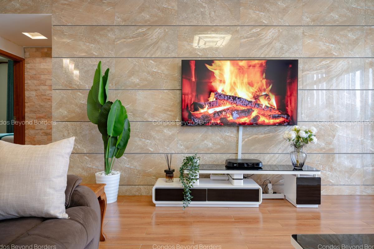 Serviced 2 Bed Apartment with En Suite at Turbo Road - 16