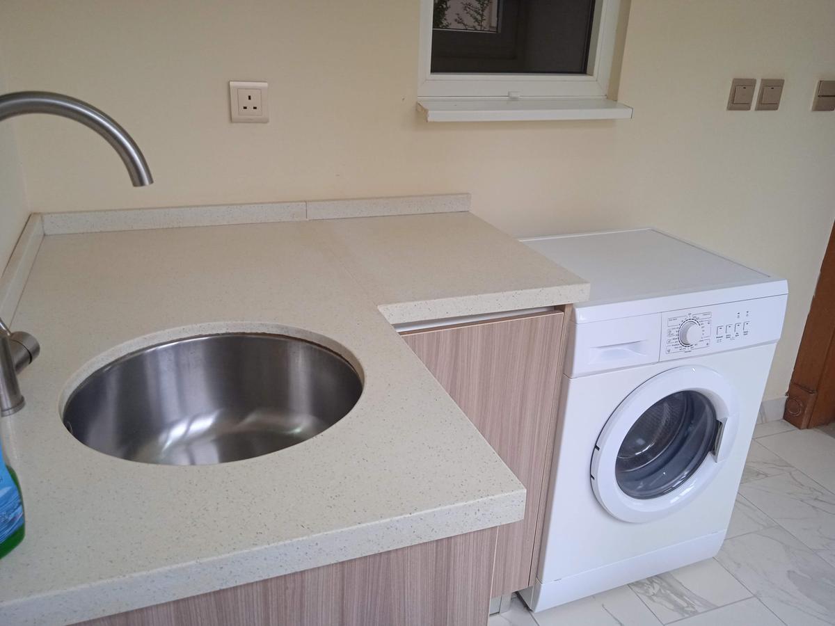 4 Bed House with En Suite in Runda - 20