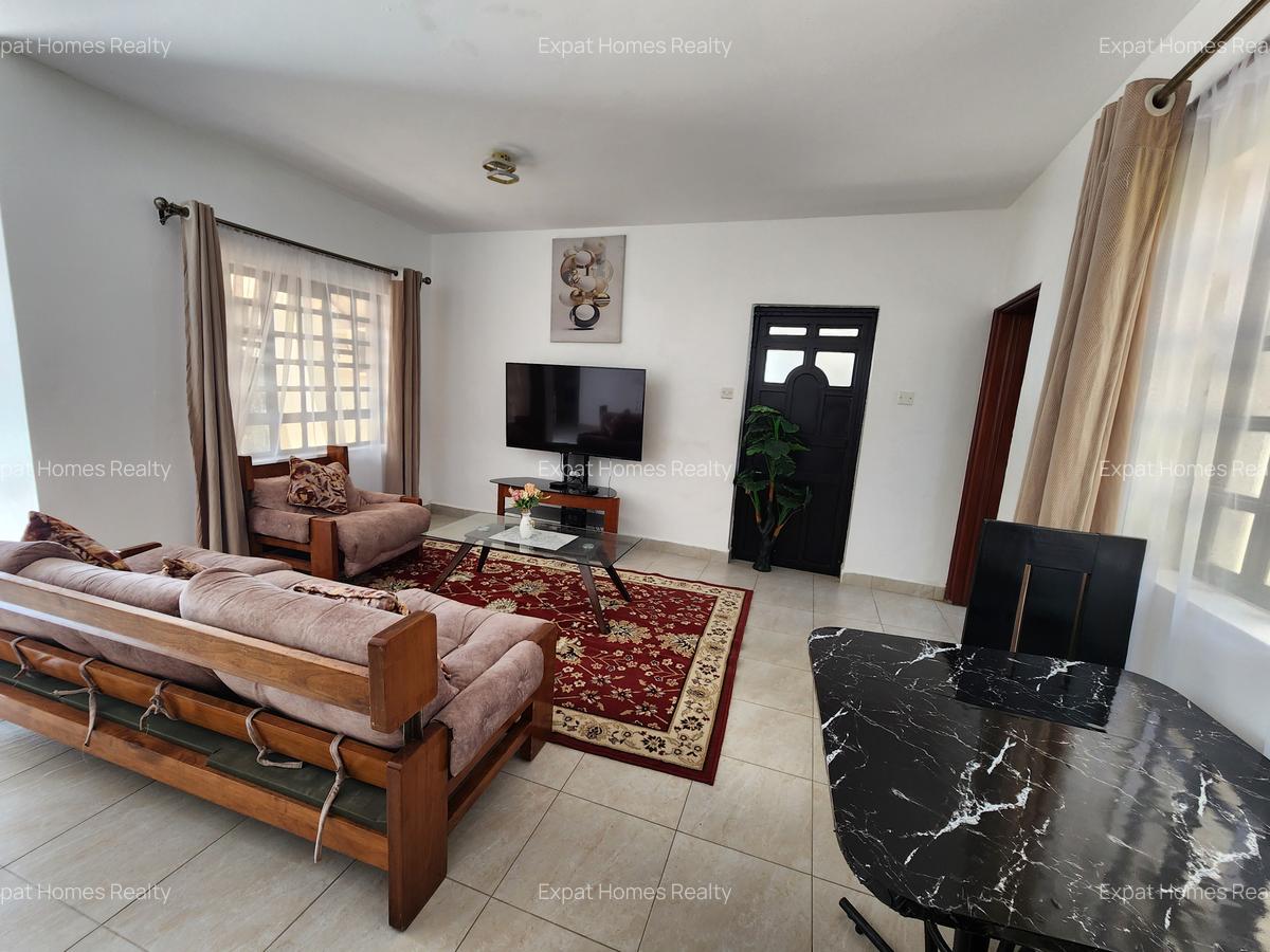 1 Bed House with Garden in Lavington - 8