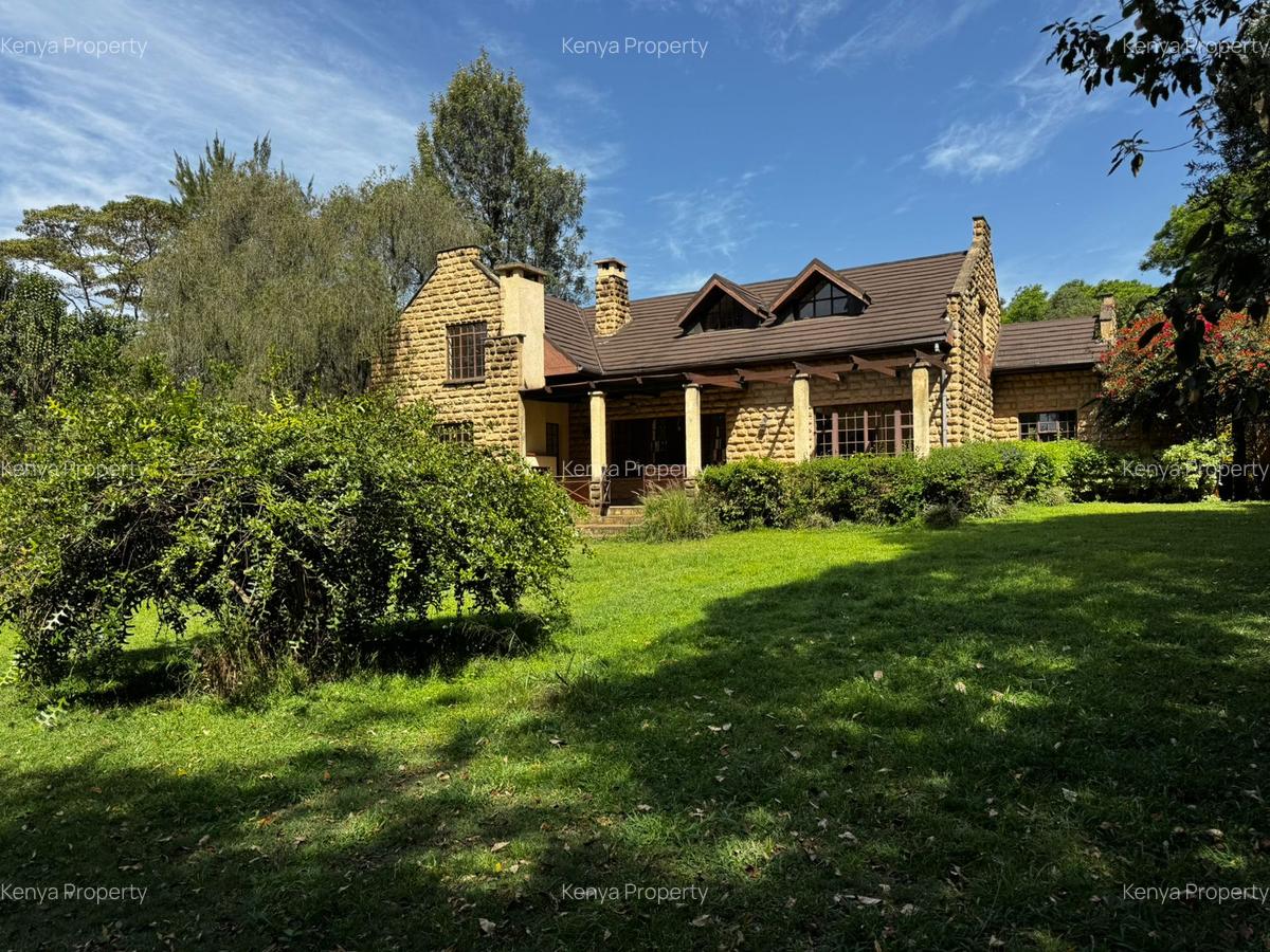 6 Bed Villa with En Suite at Hardy - 1