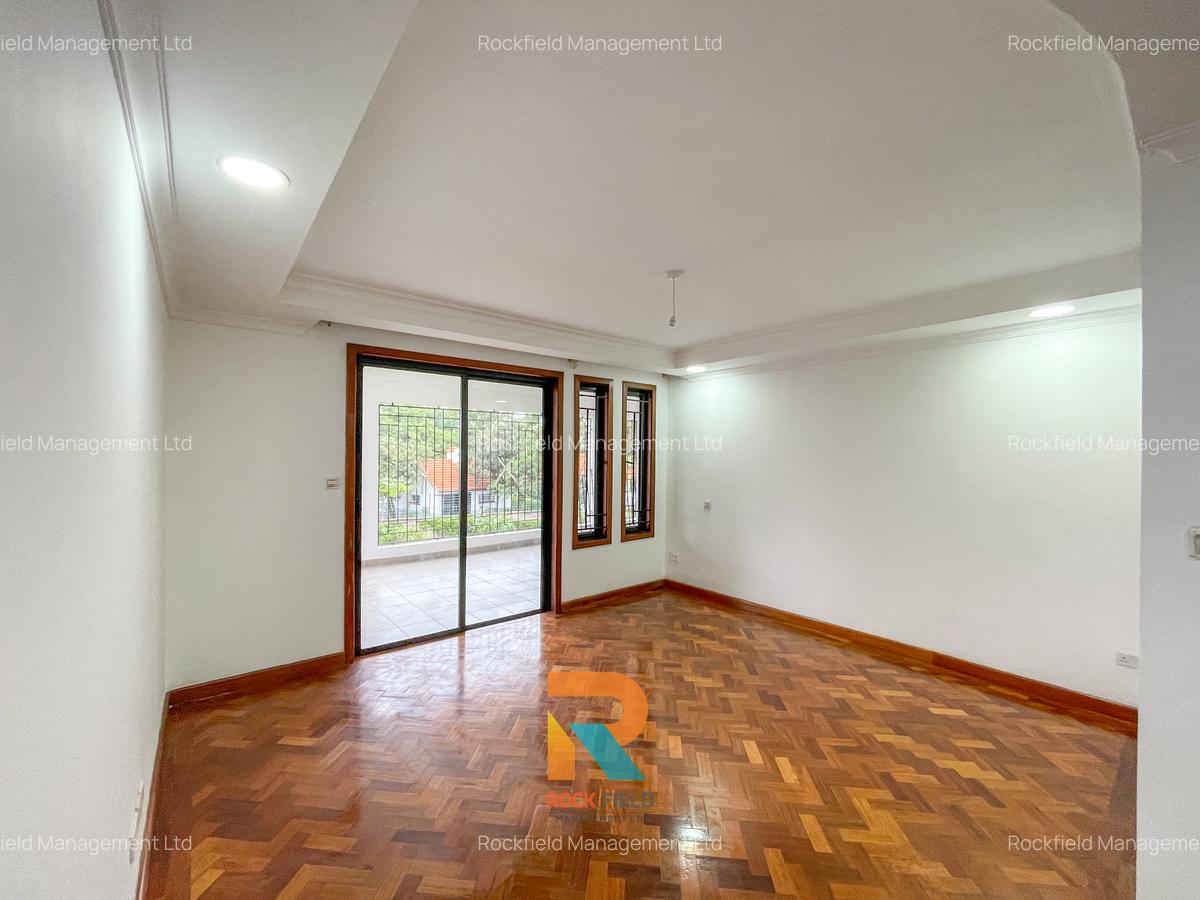 6 Bed Townhouse with En Suite in Lavington - 17