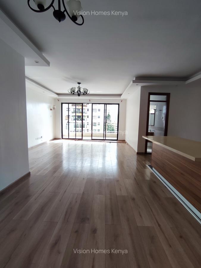 2 Bed Apartment with En Suite in Dennis Pritt - 4