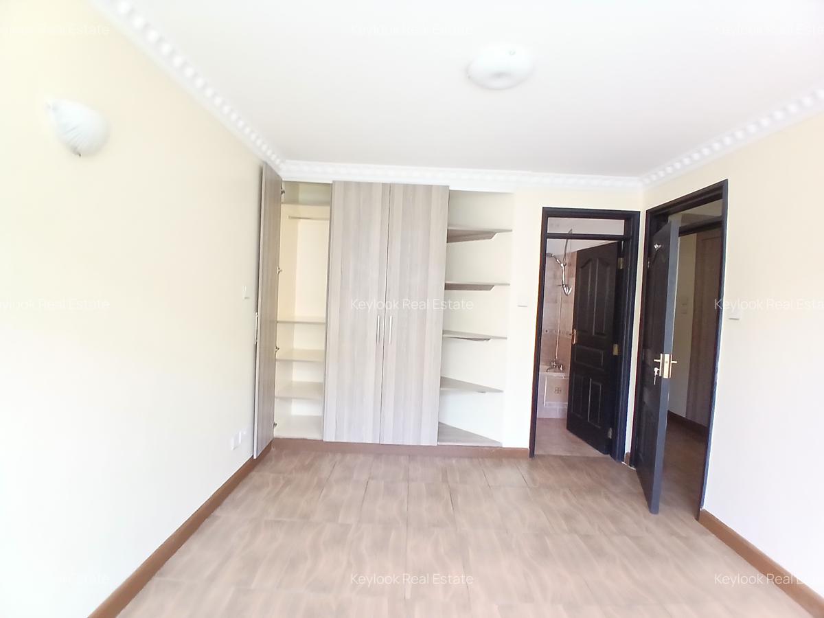 5 Bed Townhouse with En Suite at Lavington - 11