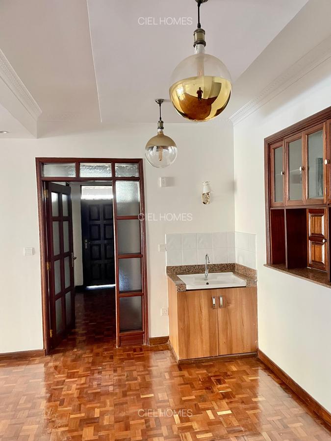 3 Bed Apartment with En Suite at Wood Avenue - 8