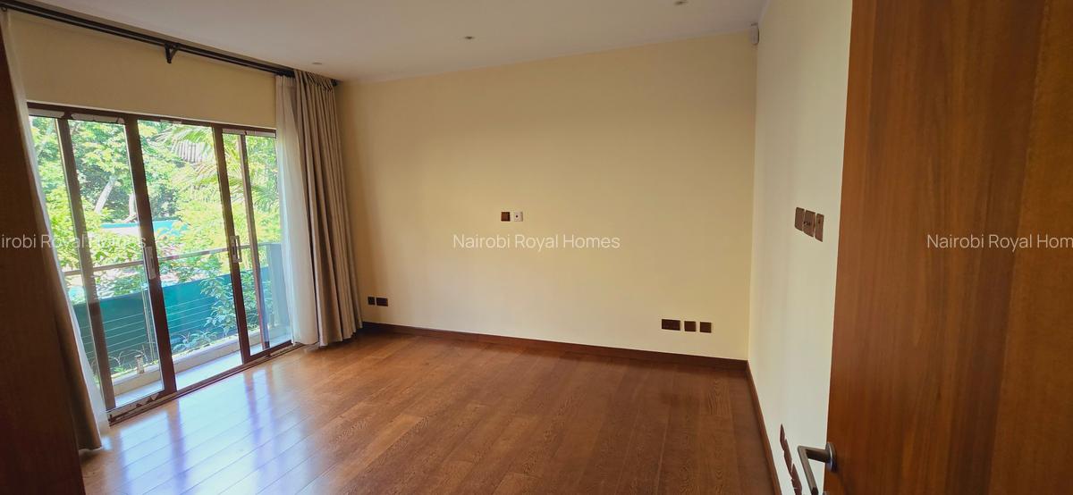 4 Bed Townhouse with En Suite at Lavington Green - 5