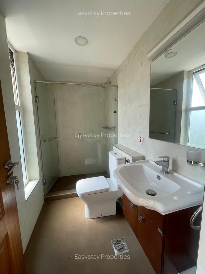 4 Bed Apartment with En Suite in Parklands - 5