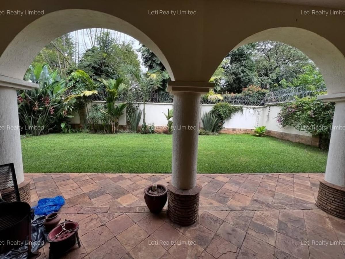 5 Bed Townhouse with En Suite in Lavington - 2