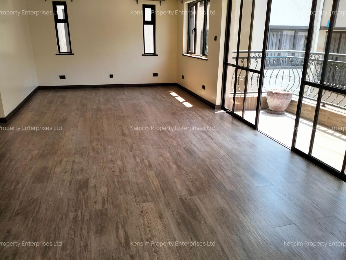 5 Bed Townhouse with En Suite in Lavington - 3