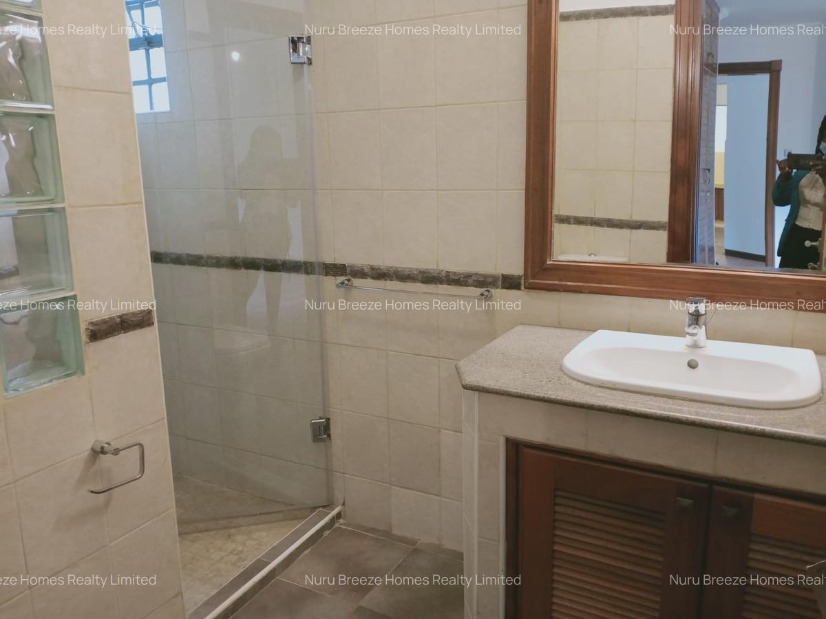 5 Bed Townhouse with En Suite in Westlands Area - 6