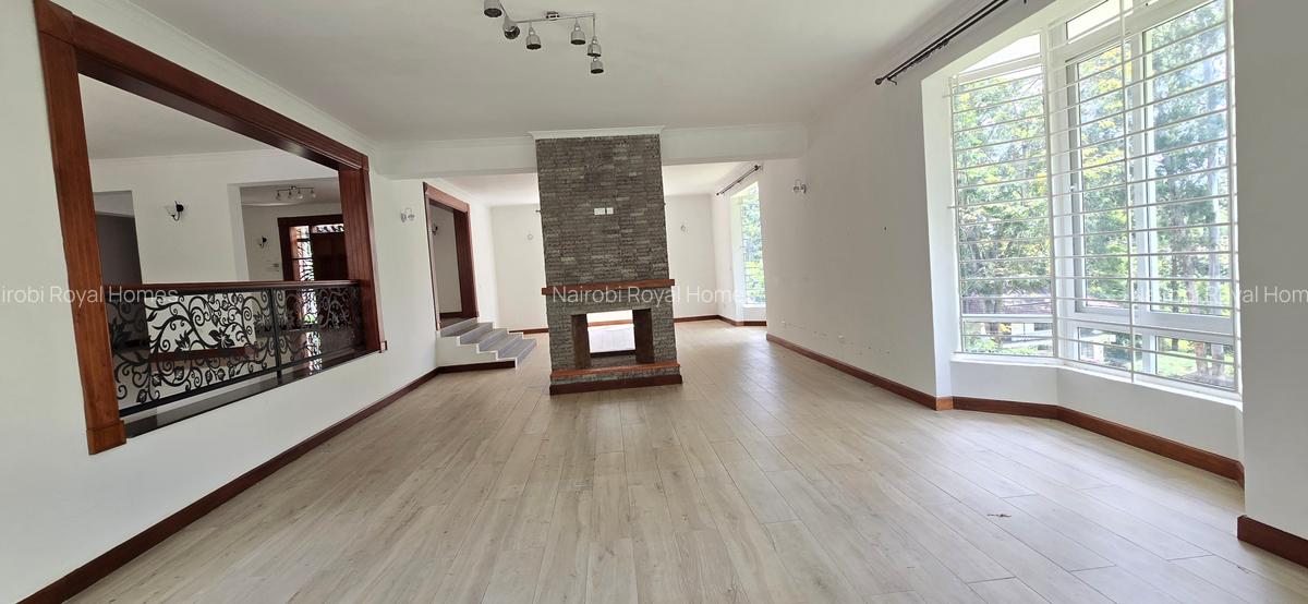 5 Bed House with En Suite at Rosslyn Lone Tree - 4
