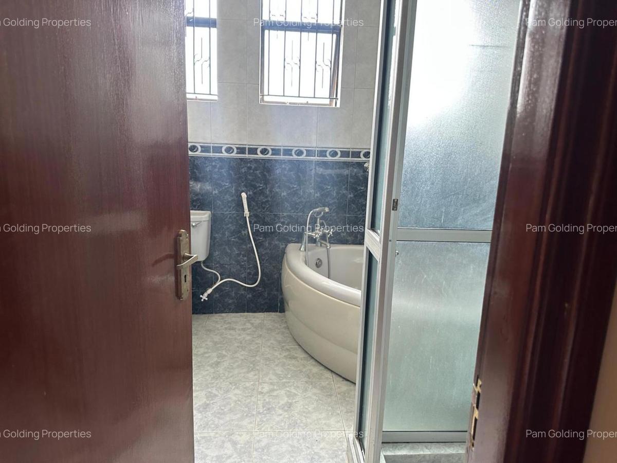 5 Bed Townhouse with En Suite in Westlands Area - 14
