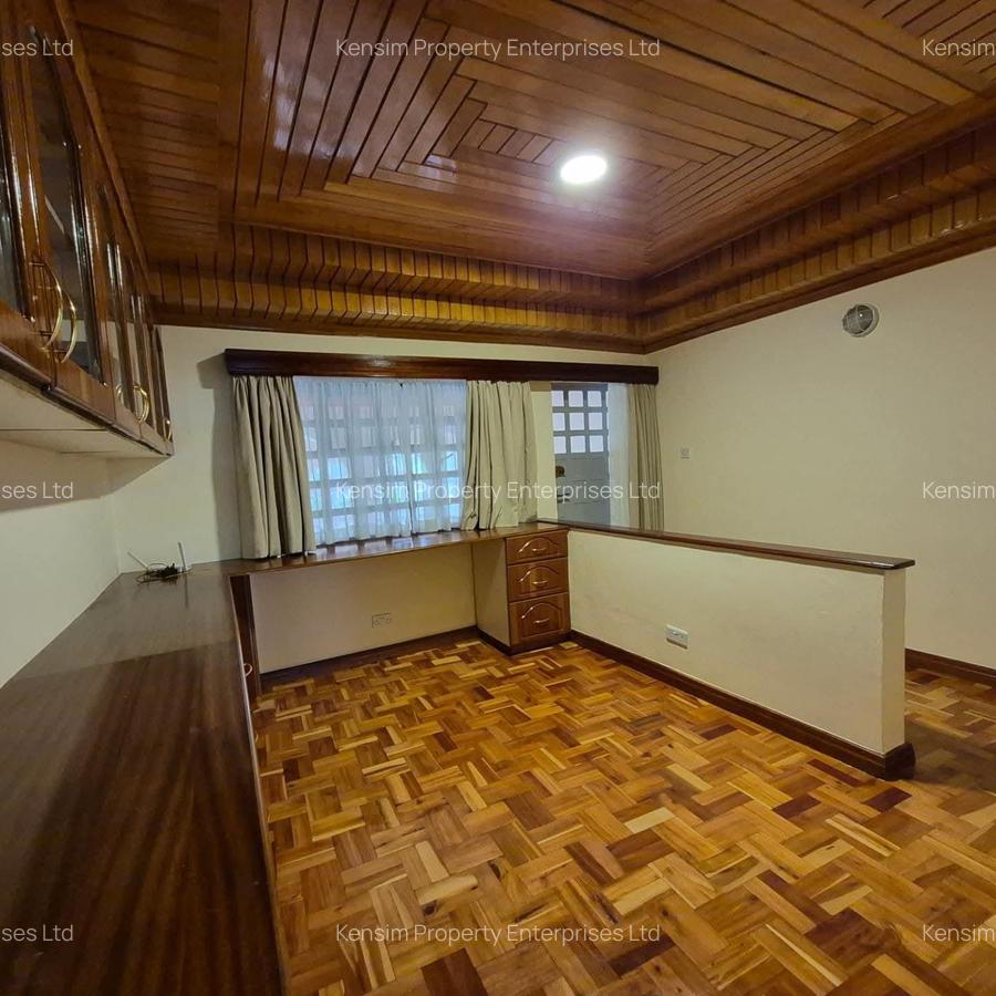 5 Bed House with En Suite in Runda - 17