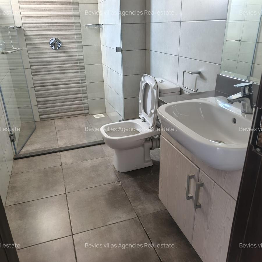 2 Bed Apartment with En Suite at Parklands - 8