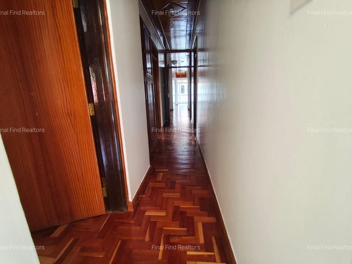 6 Bed House with Garden in Runda - 9