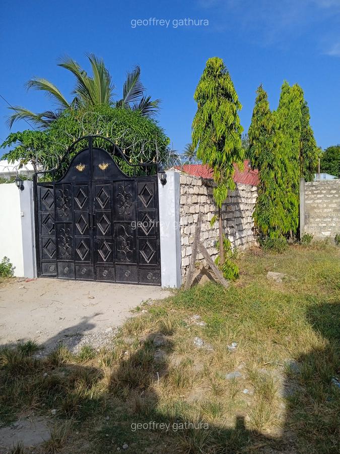 3 Bed House with En Suite at Behind Kari - 9
