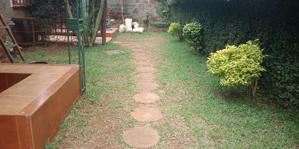 5 Bed Townhouse with En Suite in Lavington - 16