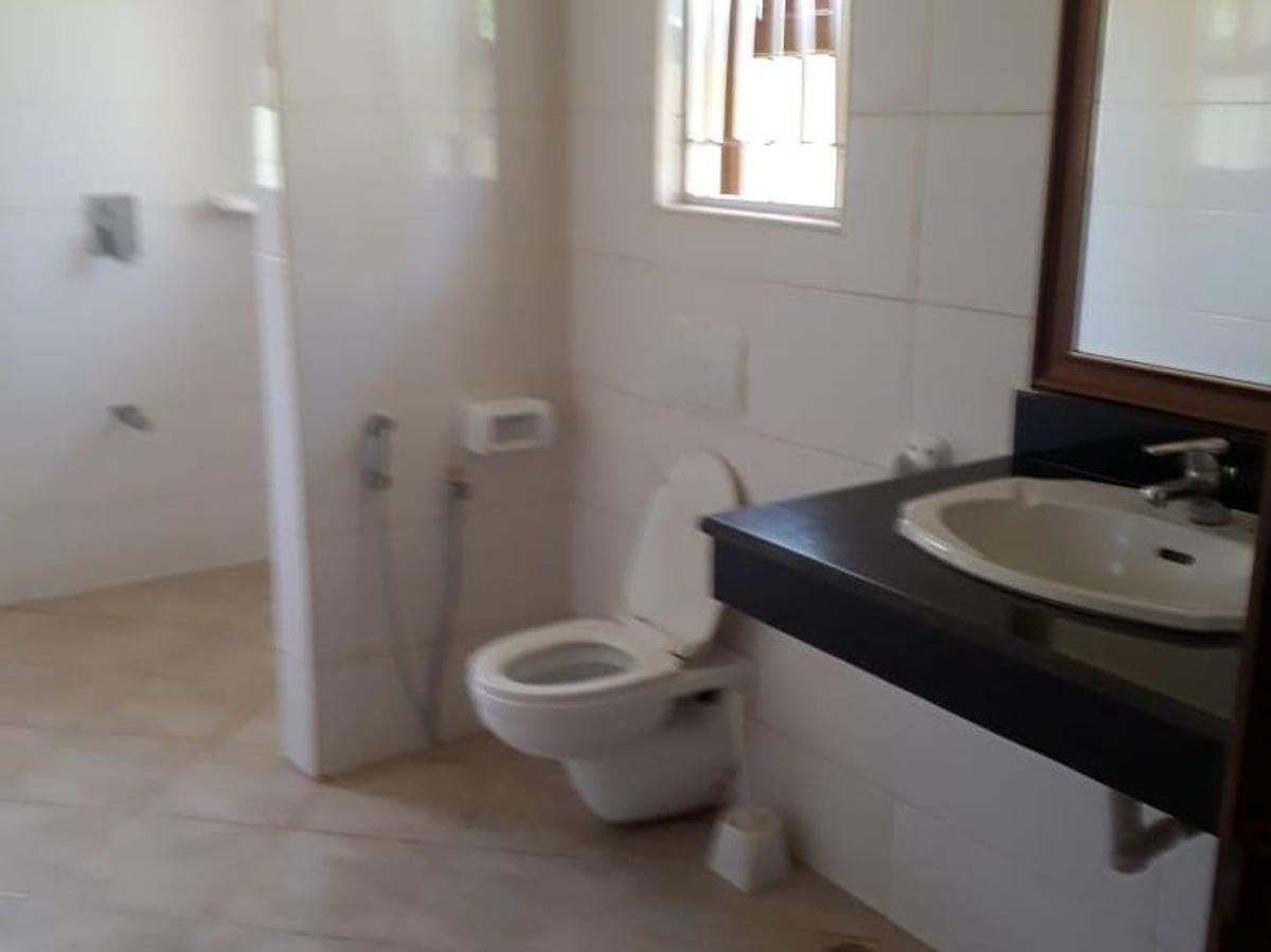 4 Bed House with En Suite at Vipingo - 11