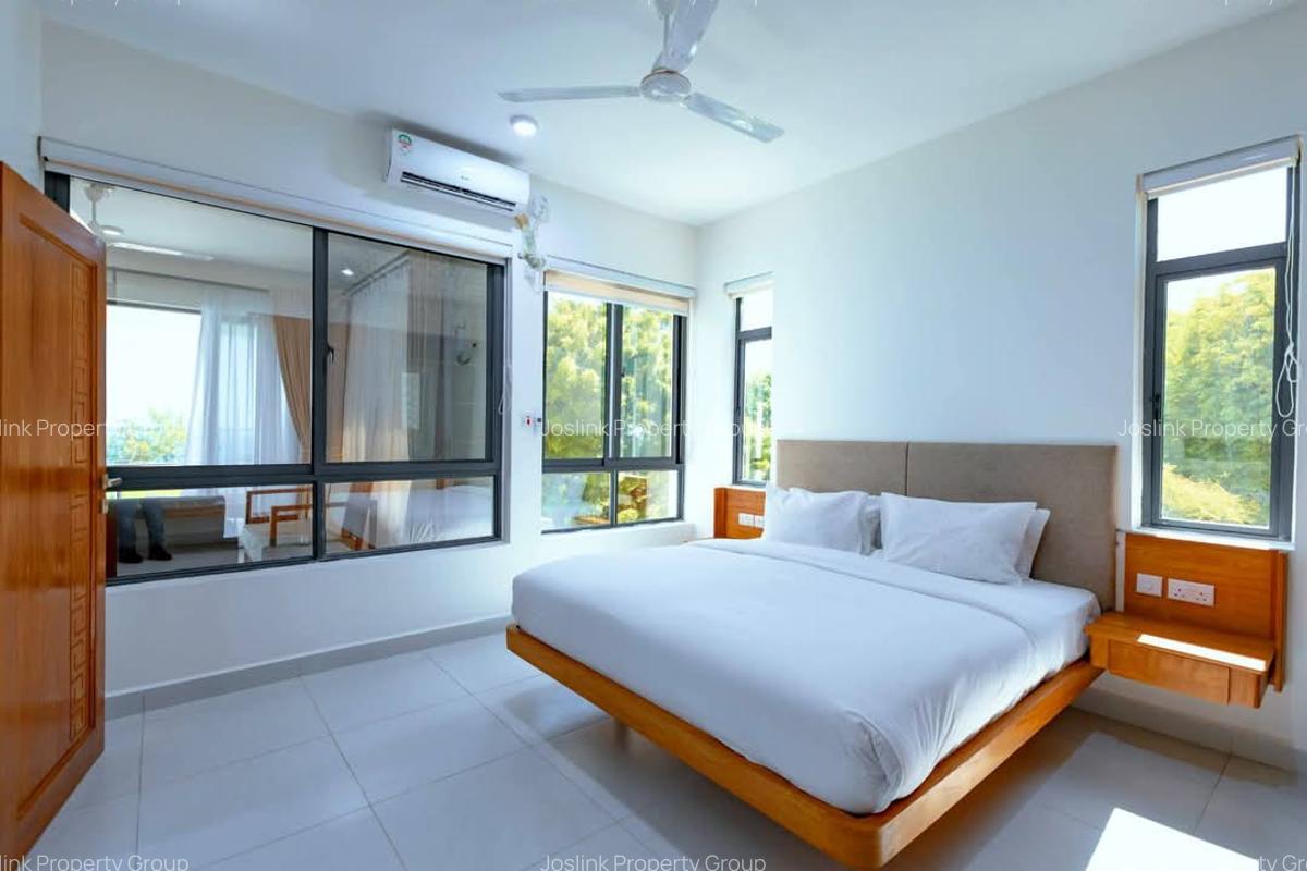 1 Bed Townhouse with En Suite at Greenwood Drive - 11