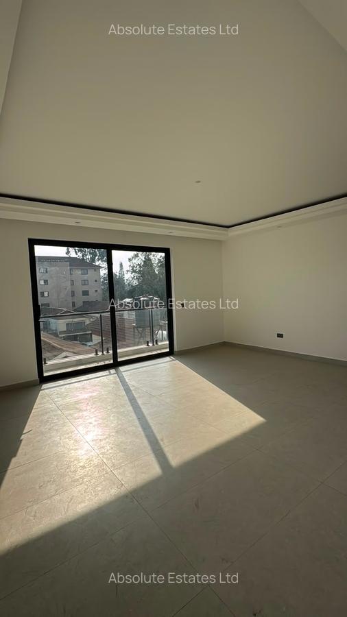 3 Bed Apartment with Gym in Brookside - 4