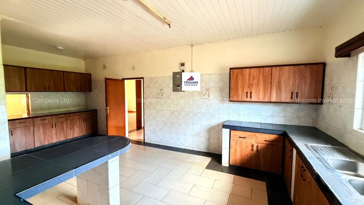 4 Bed House with En Suite in Runda - 5