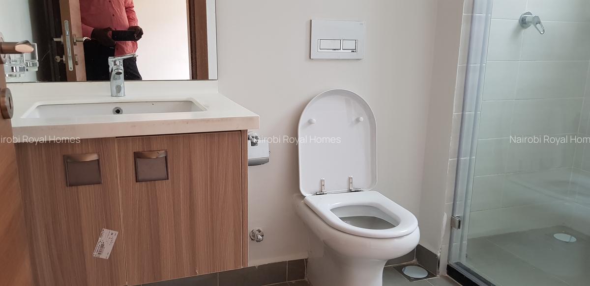 5 Bed Townhouse with En Suite at Lavington Road 455 - 15