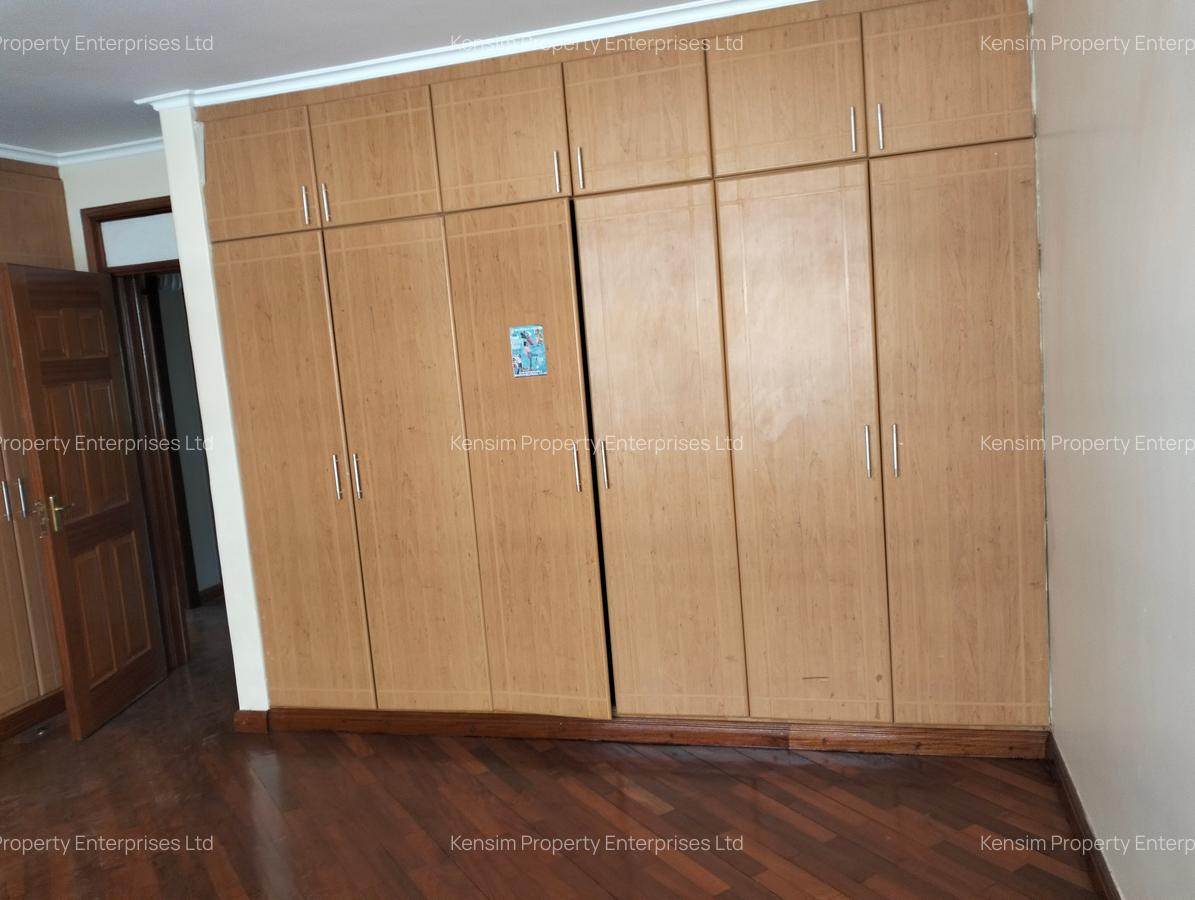 4 Bed Townhouse with En Suite in Lavington - 10