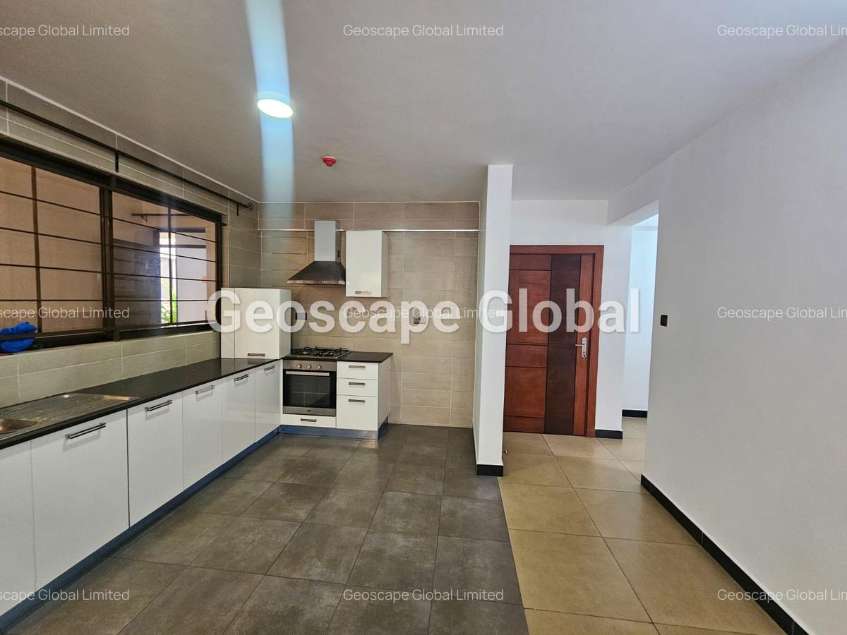 2 Bed Apartment with En Suite in Parklands - 5